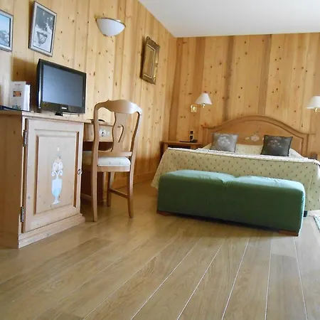 Hotel Blanc Marigny-Saint-Marcel