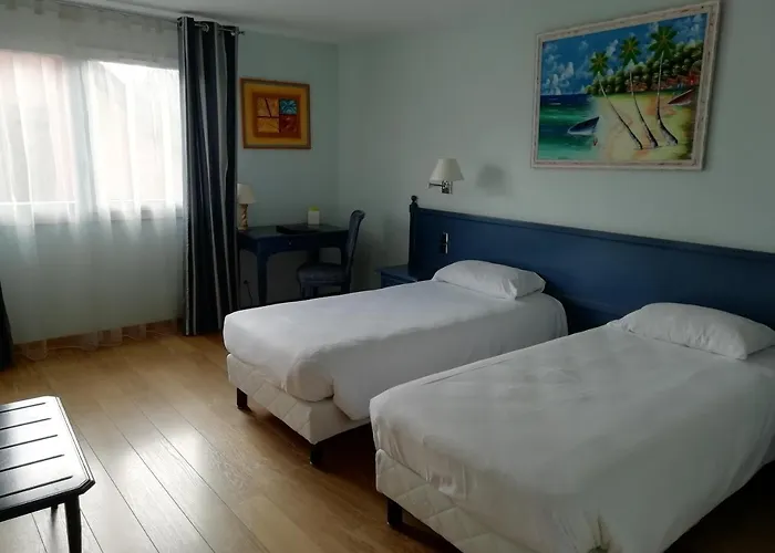 Blanc Hotel Marigny-Saint-Marcel