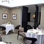 Hotel Blanc Marigny-Saint-Marcel