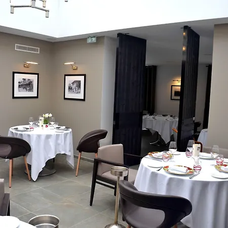 Отель Blanc Marigny-Saint-Marcel