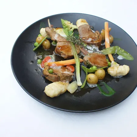 Blanc Hotel Marigny-Saint-Marcel