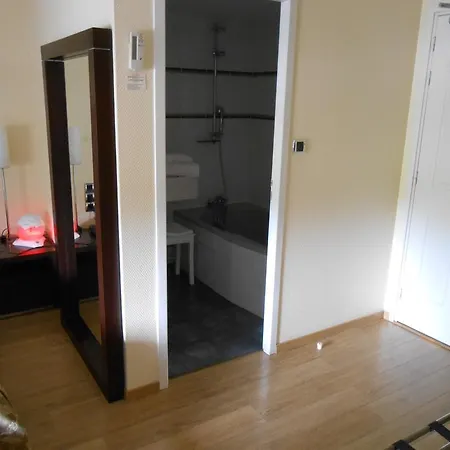 Hotel Blanc Marigny-Saint-Marcel